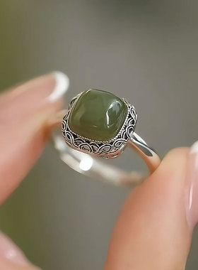 唐纹草925银宫廷风碧玉方形戒指