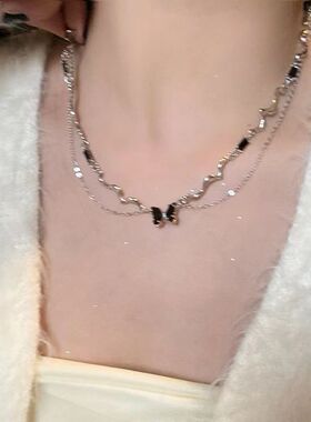 被问爆了!黑色蝴蝶项链女2024新款出游搭配小众轻奢高级感锁骨链