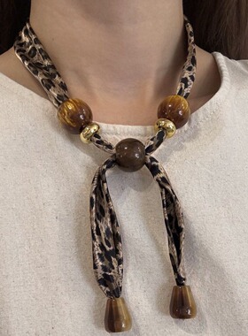 复古秋冬豹纹丝巾项链美拉德小众设计感串珠长款毛衣链新款锁骨链