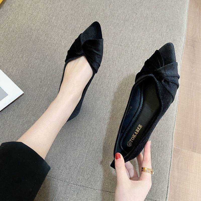 女鞋秋款2023新款婚鞋红色尖头平底单鞋女平跟软底工作鞋黑色瓢鞋,淘宝优惠券,粉丝福利购,淘宝优惠卷