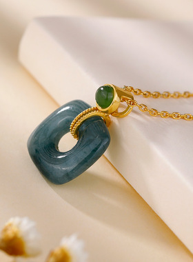 S925纯银镀18K金镶嵌蓝水翡翠方块吊坠平安扣精致古风