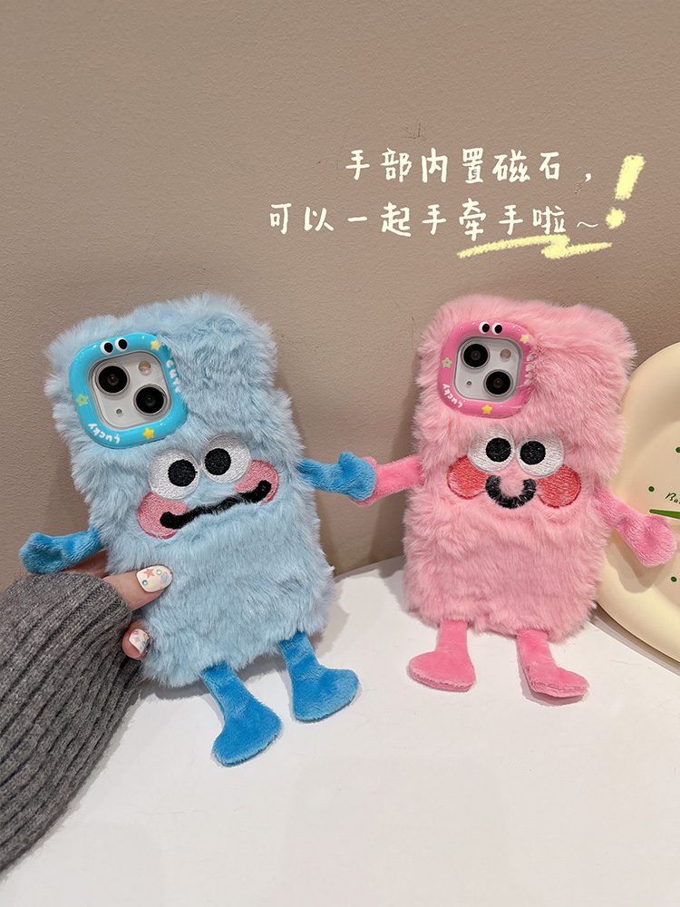 可爱情侣牵手iphone15promax手机壳苹果14趣味13Pro毛绒11/12卡通7/8plus情侣14PROMAX秋冬xs适用xr毛茸茸套 - 图2