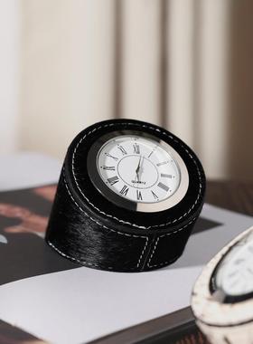简约现代轻奢天然马毛床头柜时钟摆件样板房间民宿书房软装饰品