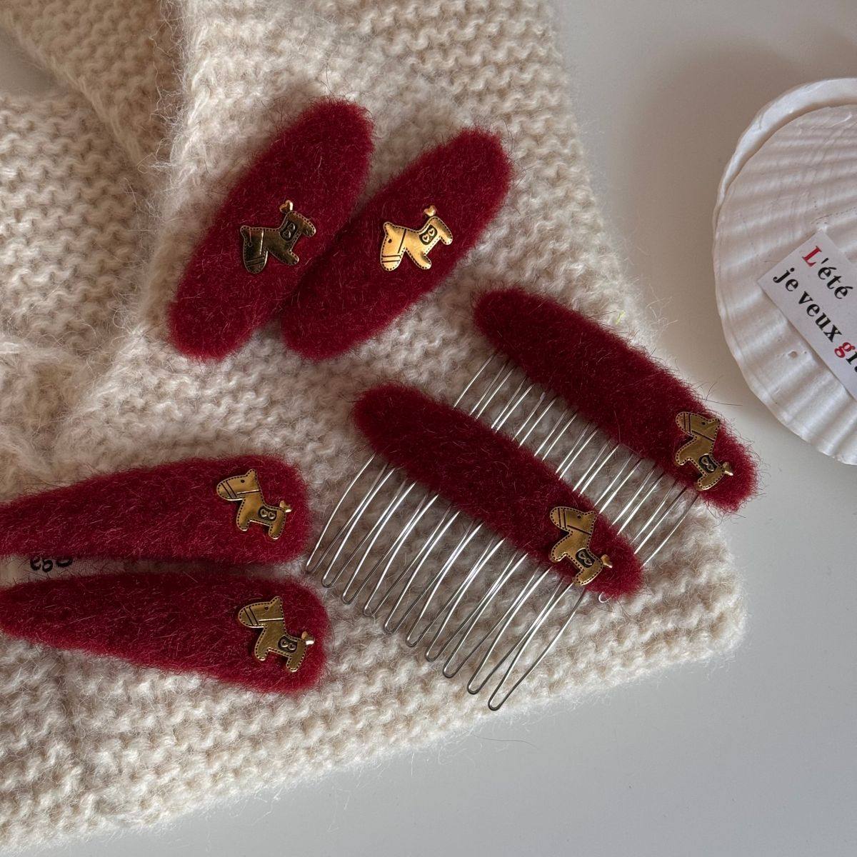 新年红色小金马毛呢发夹女高级感精致发卡高端侧边夹前额刘海夹子,淘宝优惠券,粉丝福利购,淘宝优惠卷