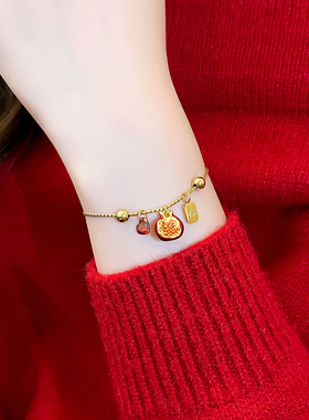 古婷酒红色石榴石福牌手链高级感