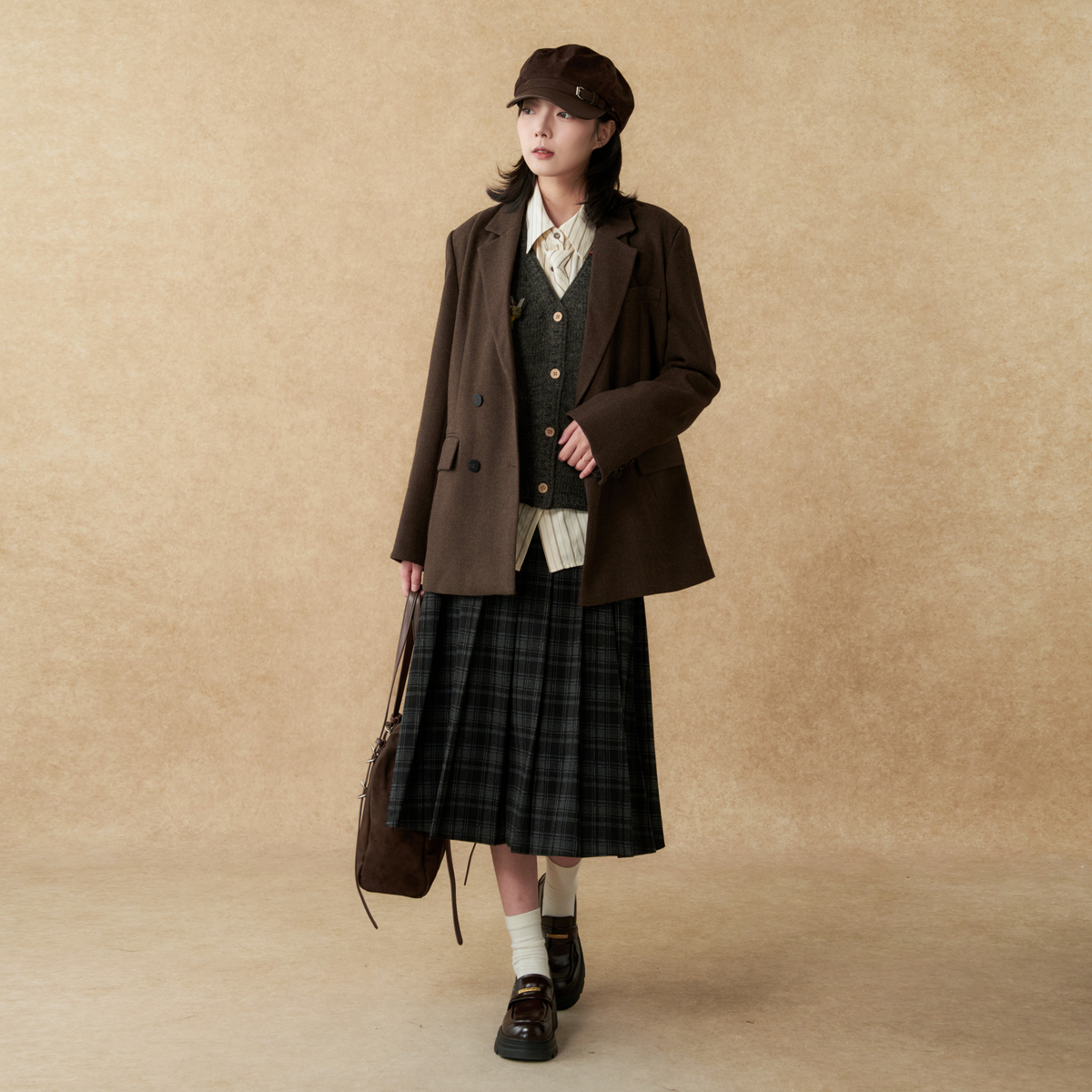 西町村屋文艺风马甲女装2025冬季新款趣味针织短款马夹XHAD10008 - 图3