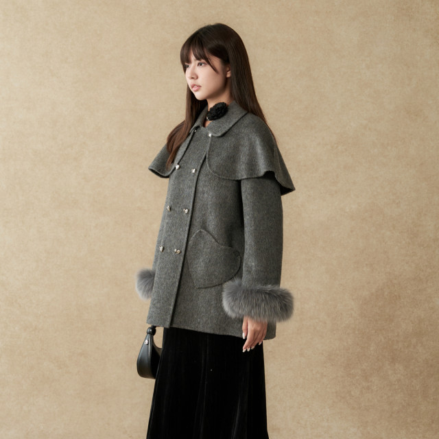 西町村屋千金风大衣女装2025冬新款斗篷羊毛短款双面呢XXAD10033