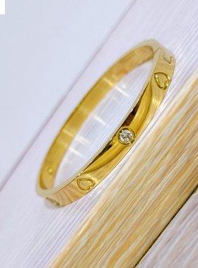 百搭热销爱心时尚锆石不锈钢简约卡扣金色 银色单款手镯精美百搭