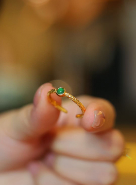 卷草纹翡翠戒指女蛋面花丝蕾丝小绿蛋金镶玉阳绿开口显白戒指女