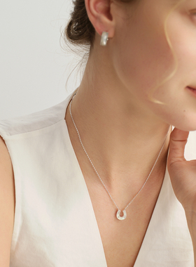 新款流光珠光马蹄项链