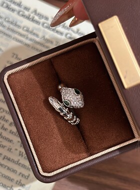 2026欧美风绿眼灵蛇戒指夸张重工本命年蛇形指环女潮流嘻哈开口指