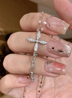 十字架四叶花项链女款