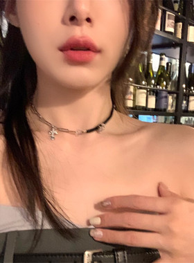 甜酷风黑色皮绳十字架拼接项链女小众设计感高级颈链choker锁骨链