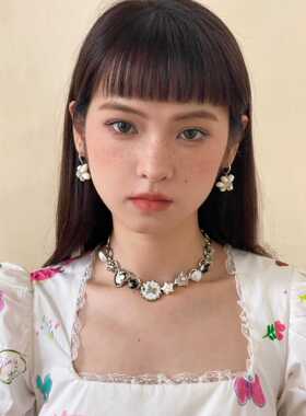 原创白色纽扣项链甜酷梦幻小众设计感锁骨链女高级感百搭辣妹首饰