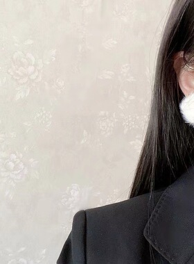 秋冬款白色爱心秋冬毛绒耳钉女几何方形毛茸茸毛球清新甜美耳饰