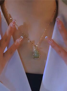 @婉妮百货新中式钛钢葫芦项链2026新款轻奢小众锁骨链气质百搭a7