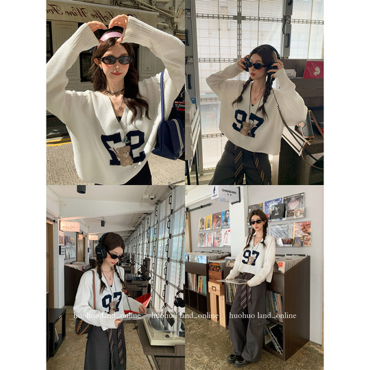 HuoHuo Academy style V-neck jacquard sweater for women