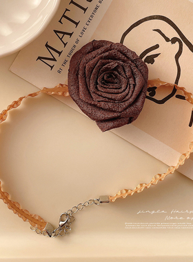 玫瑰颈链显锁骨拍照超有范围感