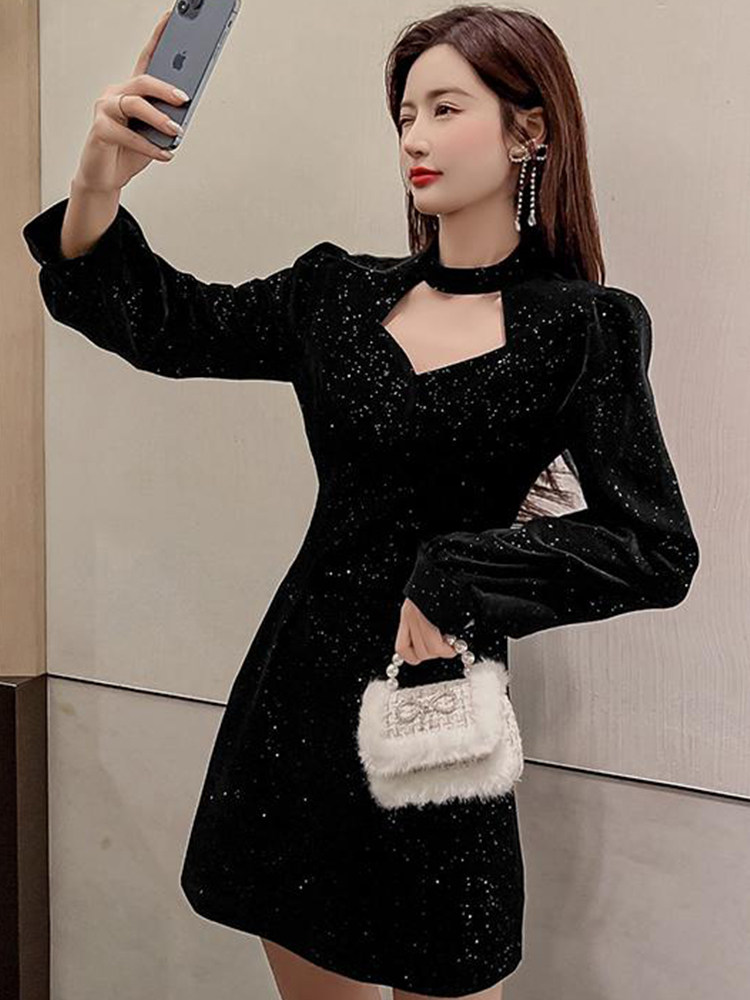 2022春季赴约千金年会红色连衣裙 showywien连衣裙