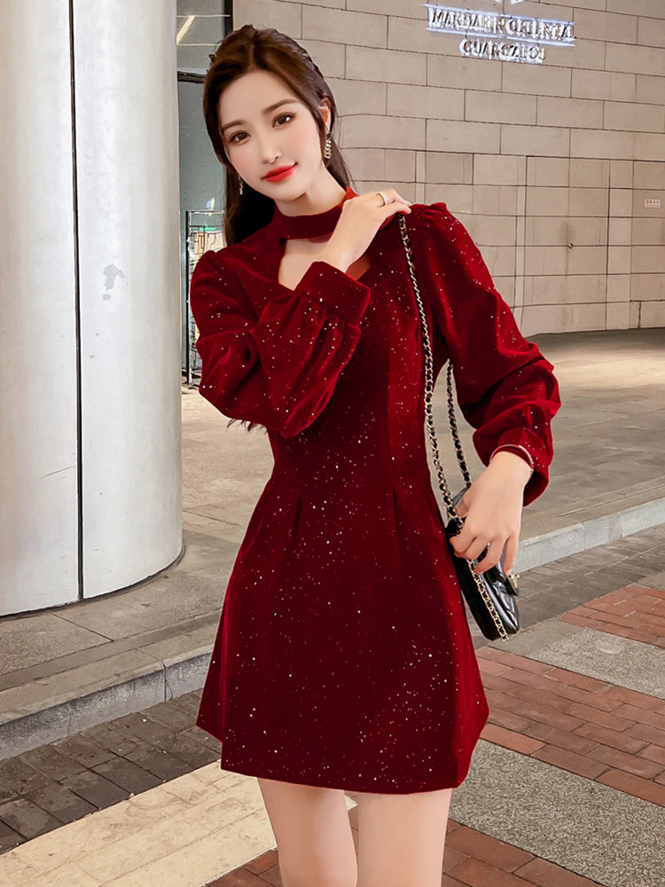 2022春季赴约千金年会红色连衣裙 showywien连衣裙