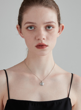 黑刺猬 原创设计闪钻花朵吊坠项链小众百搭锁骨链颈链秋冬毛衣链