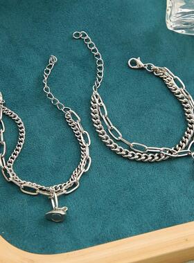 NewLovCouplesHandcat