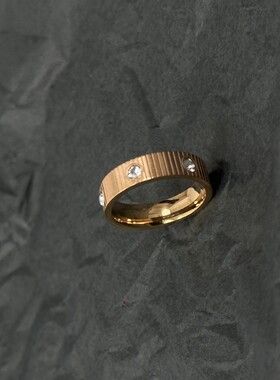 新款高版本卡加love戒指女钛钢条纹经典螺钉情侣三钻对戒简约