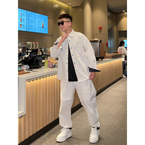 春夏新款男士牛仔套装男时尚纽扣长袖衬衫卷边弯刀裤运动休闲套装 - 图1