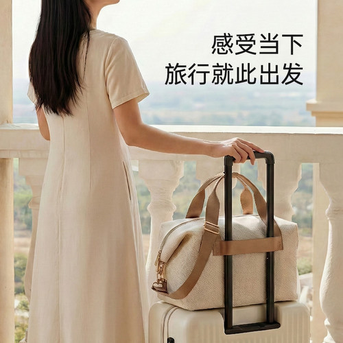 短途旅行包女士大容量2026新款手提旅游轻便外出时尚健身包通勤包 - 图3