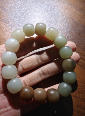 和田玉手串且末料糖白手串老型珠16颗重74克