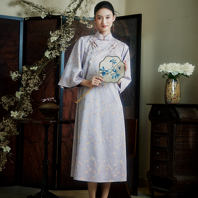 陌遇丨檀樱丨中国风复古改良异色提花缎双襟立领无省旗袍连衣裙 - 图2