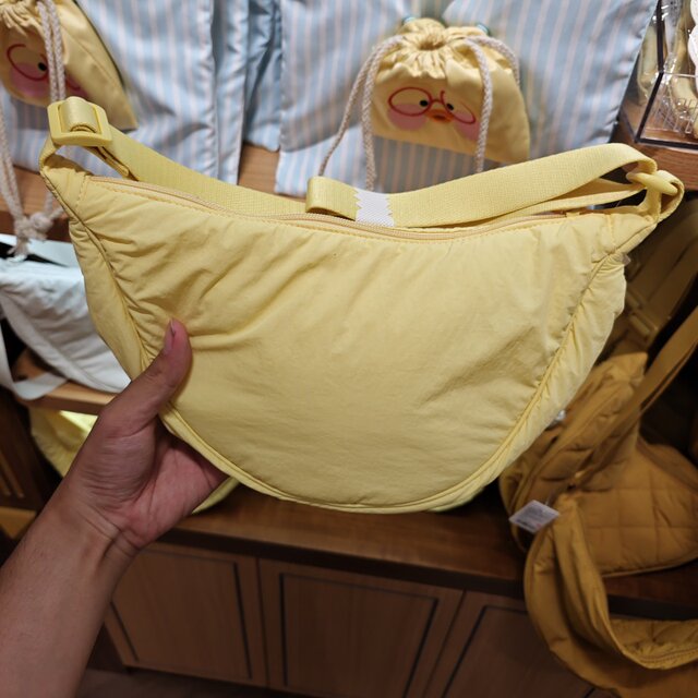MINISO ຖົງຫມາກໂມອົກຊີເຈນ, ຖົງ crescent, ຖົງ dumpling, ຖົງ messenger, ຖົງ nylon ຂະຫນາດໃຫຍ່ແລະຂະຫນາດນ້ອຍ, ຍີ່ຫໍ້ທີ່ມີຊື່ສຽງ