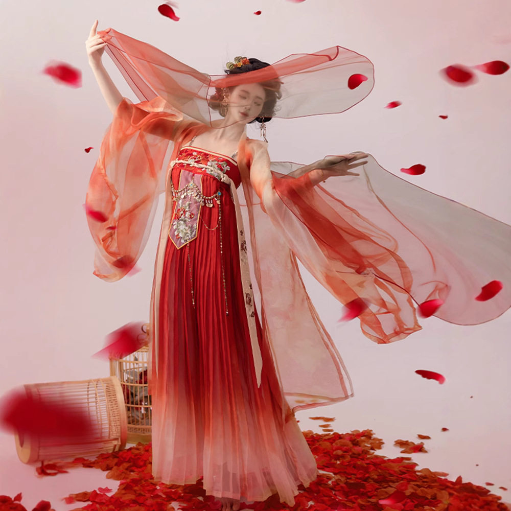 Original Hanfu women's embroidery made in China and Tang Dynasty