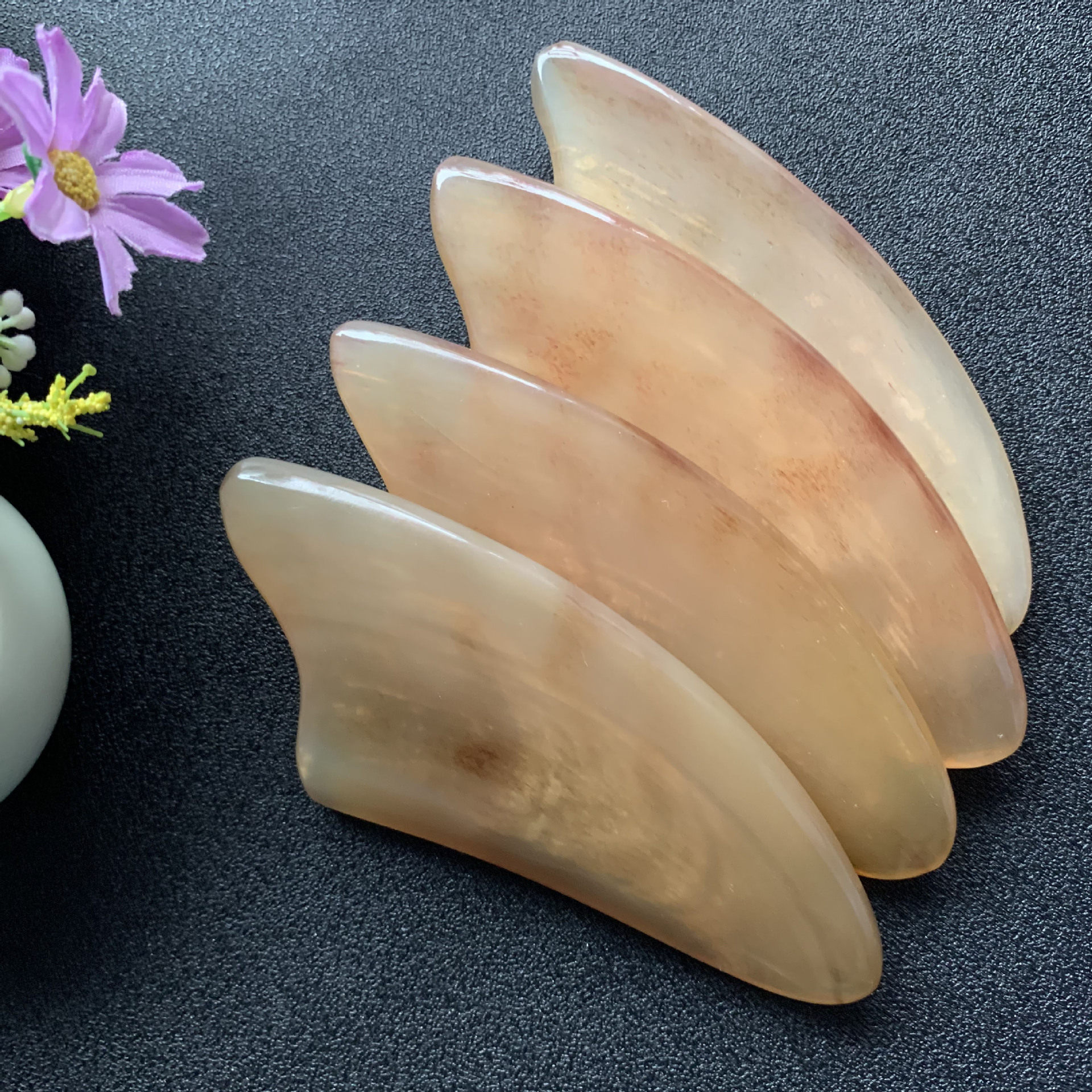 牛角刮痧板羊角三角片羊角单开刮痧片羊角刮痧板牛角梳子厂家