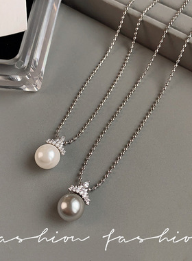 正圆极光冰雪女王戴妃单颗澳白珍珠项链女轻奢皇冠吊坠锆石颈链