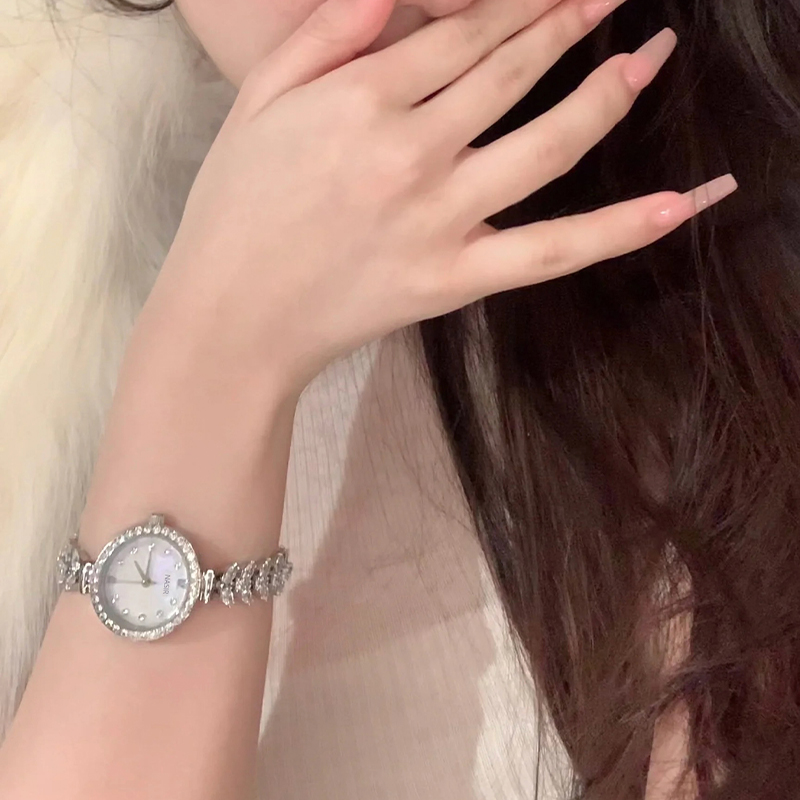 美人鱼小众轻奢女式女表鱼尾女生表 迪洛希国产腕表