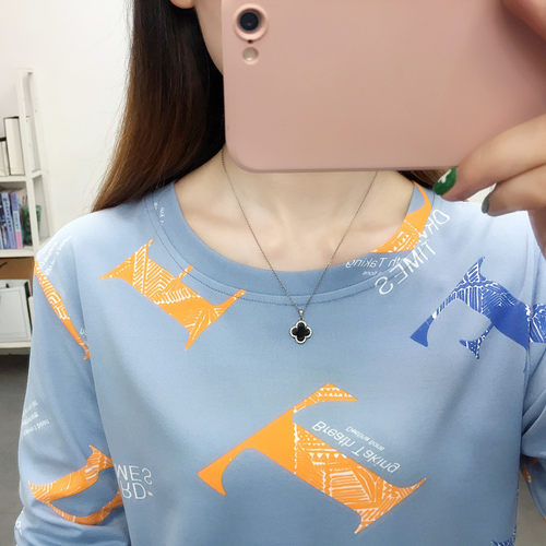 【现货】2024春季新款圆领长袖修身版通勤字母印花打底衫T桖女潮 - 图3
