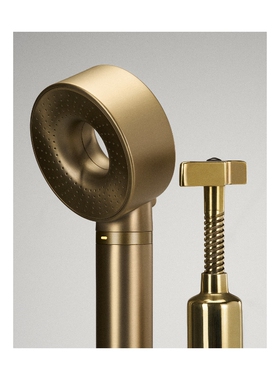 Hello Klean SHOWER HEAD+ 淋浴头  金属金色 秋冬新品REVOLVE
