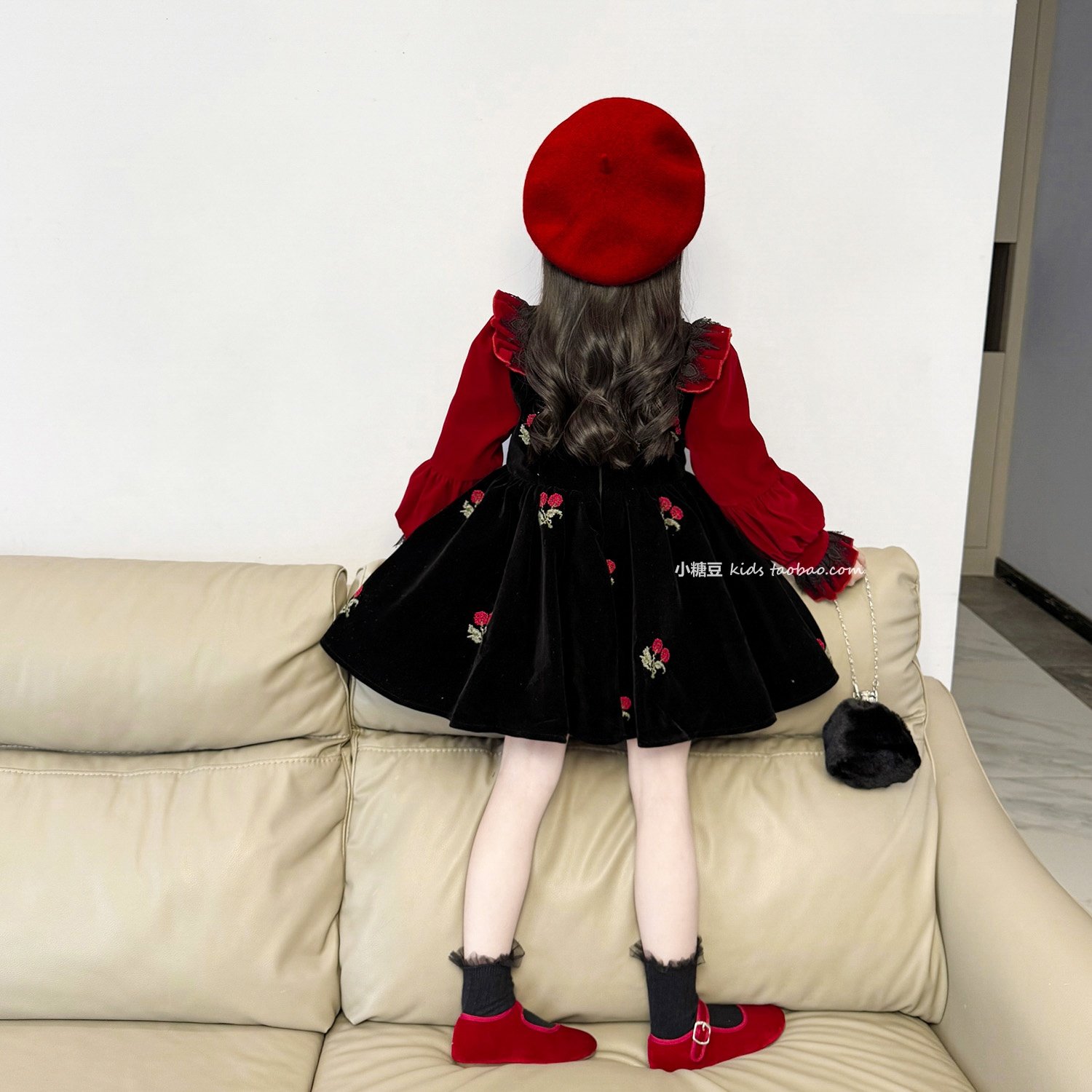 女童法式玫瑰花刺绣加绒丝绒连衣裙2025冬季新款女孩新年公主裙子,淘宝优惠券,粉丝福利购,淘宝优惠卷