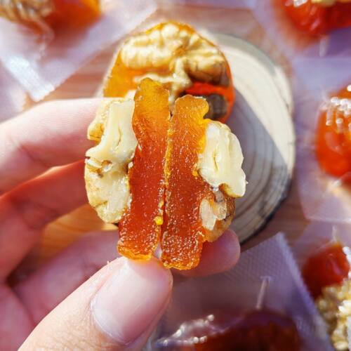 新疆特产西域皇后金杏烤核桃500g蜜饯果脯杏脯夹核桃仁独立包装 - 图1