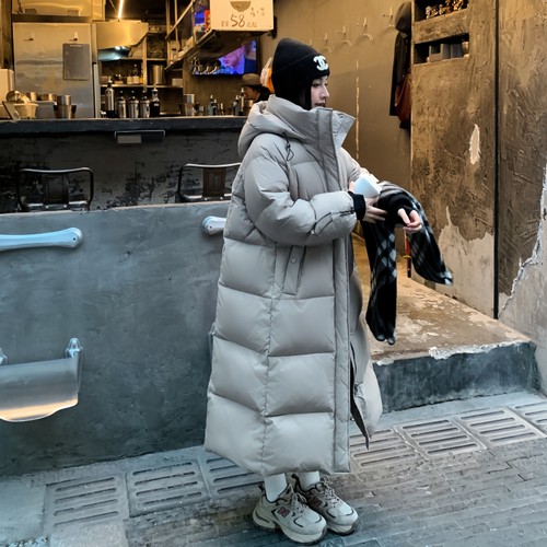 90白鸭绒长款过膝羽绒服女2026新款到脚踝东北加厚保暖面包服外套 - 图3