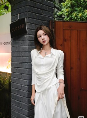 Blingkolio 花朵小包信封项链