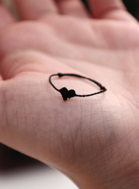 甜酷风黑色mini爱心编绳戒指小众