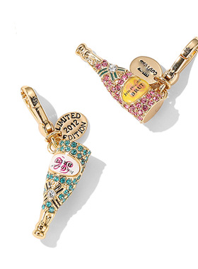 轻奢微镶满钻字母蝴蝶结啤酒瓶吊坠香槟酒瓶子挂件男女同款项链潮