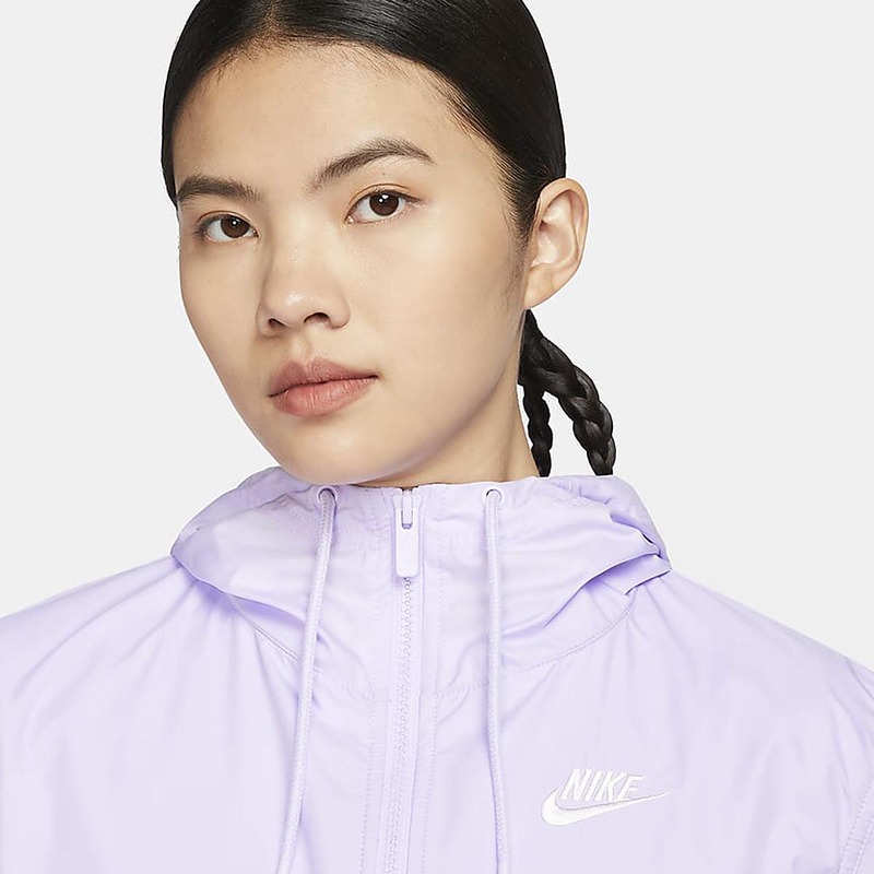 Nike耐克梭织夹克女装防风拒水运动服休闲轻盈薄款外套DM6180-511