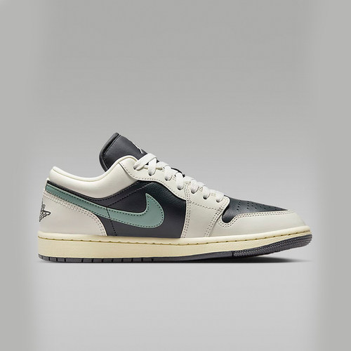 Nike耐克女鞋AIR JORDAN 1低帮运动休闲板鞋aj1篮球鞋DC0774-001 - 图0