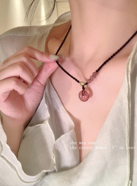 草莓晶平安扣项链2024年新款