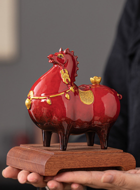 陶瓷招财唐马摆件客厅办公室桌面装饰工艺品红色马生肖马年吉祥物
