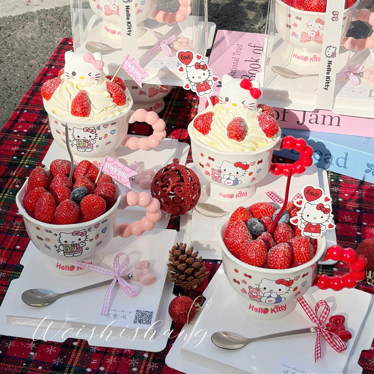 包邮网红kt草莓杯陶瓷圣诞草莓塔节日杯子蛋糕蝴蝶结装饰小猫摆件 - 图2