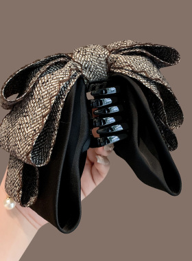 温暖秋冬毛线编织灰棕马尾抓夹